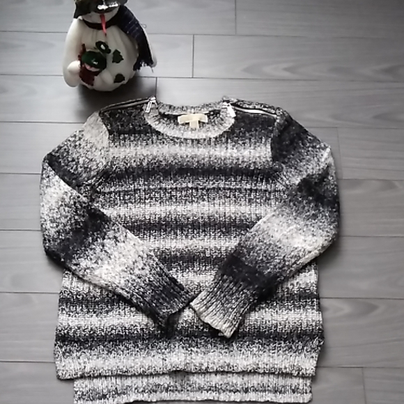 MICHAEL Michael Kors Ombre Crew Neck - Picture 4 of 10